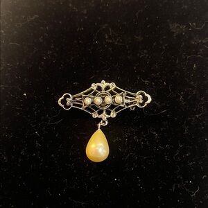 Vintage? Silver tone and faux pearl Brooch